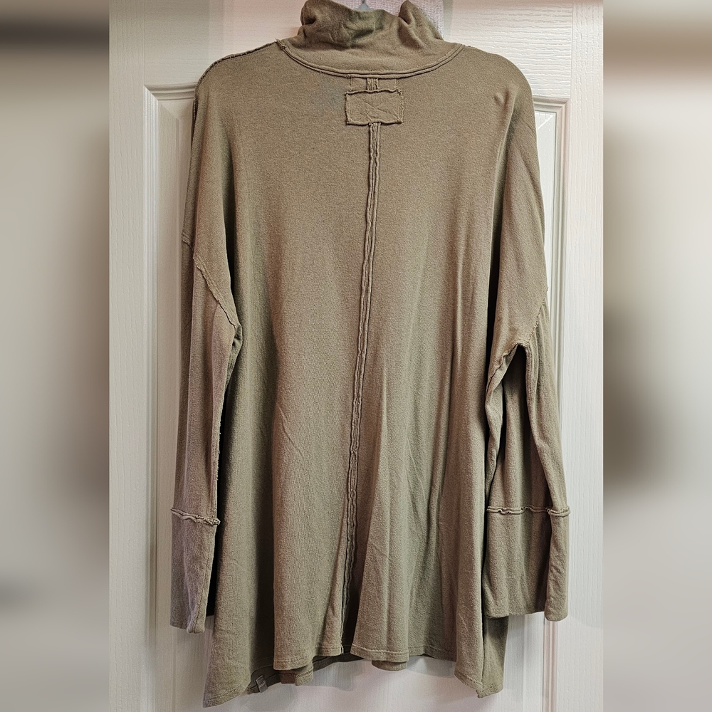 Free People olive green long sleeve turtleneck top size XL - Picture 3 of 3